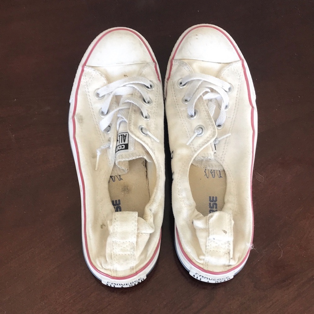 BARELY WORN! LIKE NEW! SALE CHEAP Converse all-stars white canvas sneakers. Sz 9